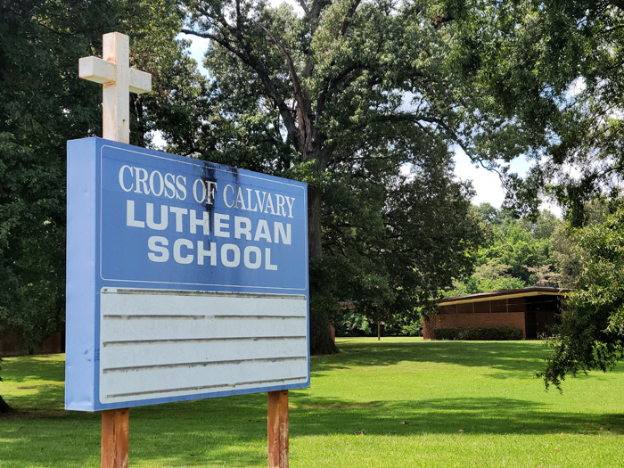 Cross of Calvary Lutheran School Memphis-sign